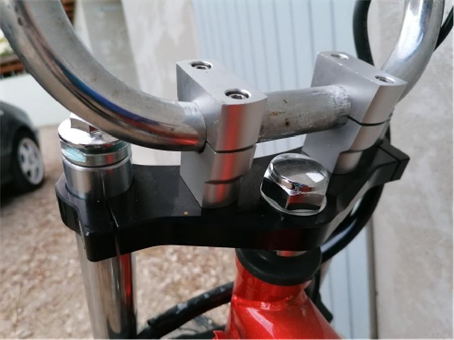 Universal 7/8" 22mm Silver Motorcycle HandleBar Mount Clamp Riser Aluminum Alloy CNC Handle Bar Risers Clamps For Yamaha Honda Kawasaki BMW