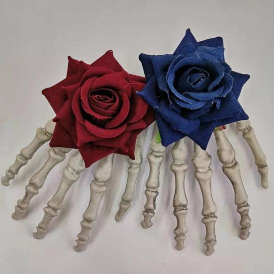 Skeleton Hand Hair Clip Gothic Barrette with Faux Roses Punk Style Hair Accessories for Halloween Themed Party Dress-up