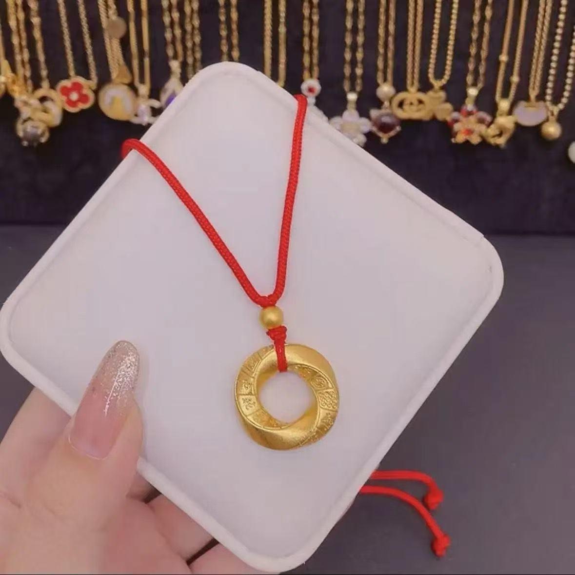 Gold Twist Qiankun Ping an Buckle Pendant with Red String – Light Luxury Retro Design