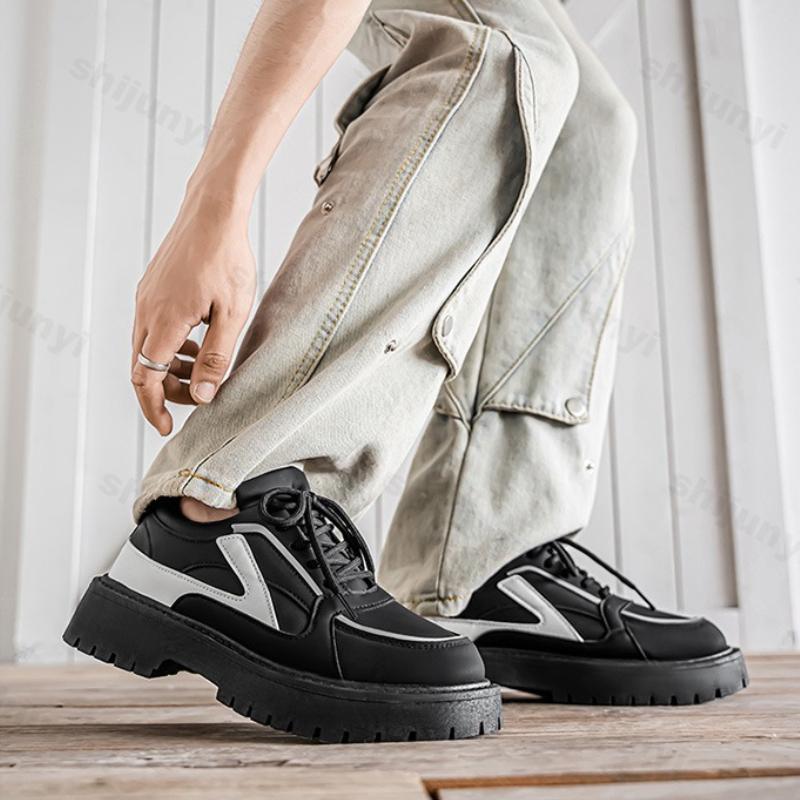 Fashion Men's Platform Boaed Shoes 2025 Spring Autumn New Height Increase Outdoor Non Slip Casual Shoes Cross Tied Fashion Vintage Flats