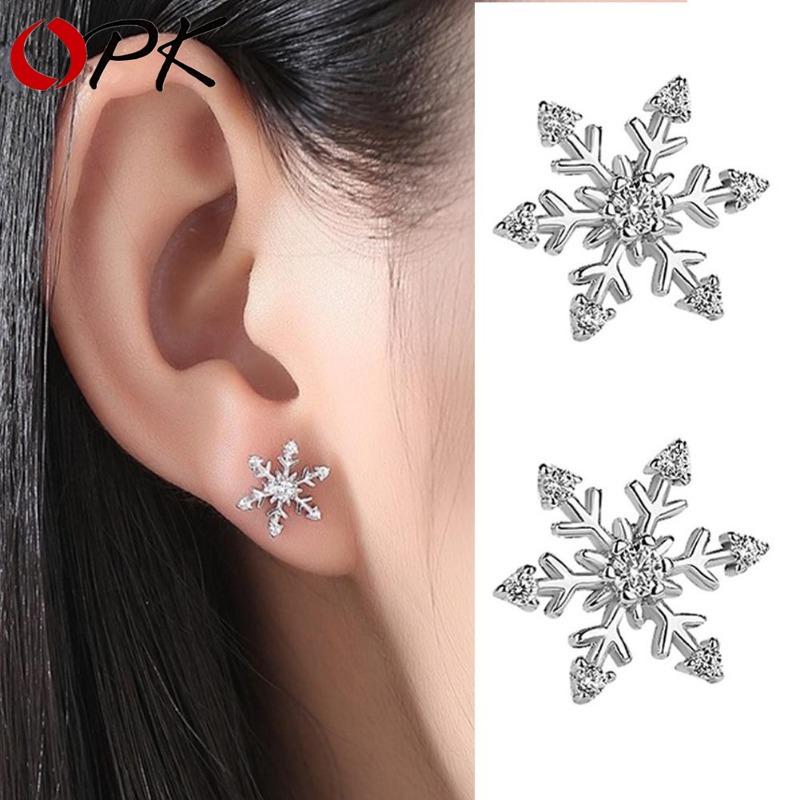 Elegant Snowflake Stud Earrings