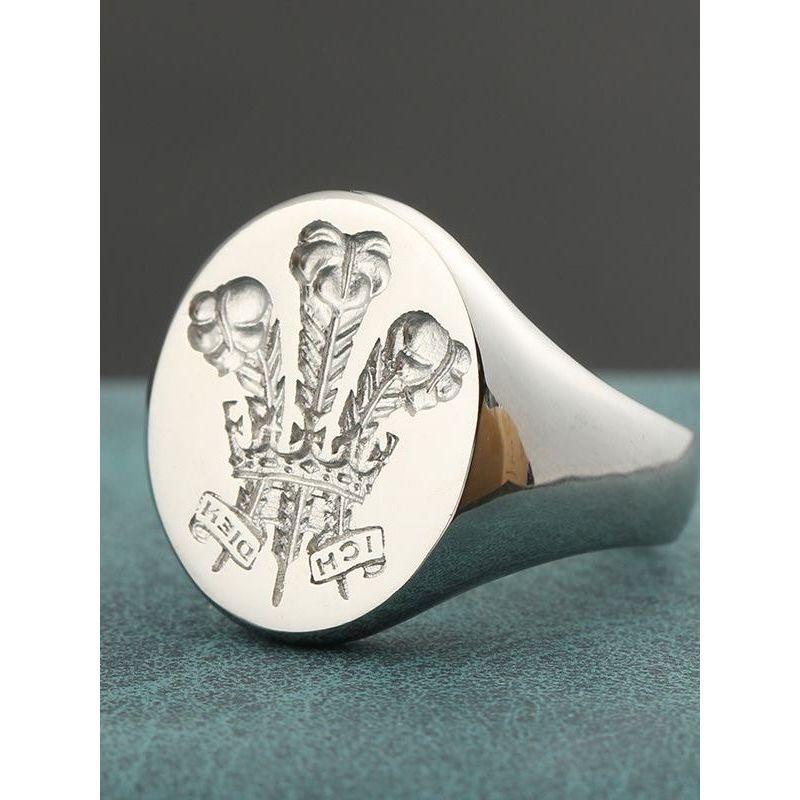 European and American British Royal Family Emblem Ring, Niche Golden Vintage Seal Stamp, Trendy Men's Tail Ring, Light Luxury