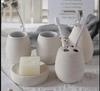 Weißes Keramik Badezimmer 5-teiliges Set Waschzubehör Lotionflasche Seifenspender Becher Schale Zahnbürstenhalter