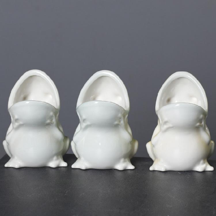 Decorative Frogs Inspiring Ceramic Planting For Miniature Green-plant Ideal For Office Desk Or Shelf Display