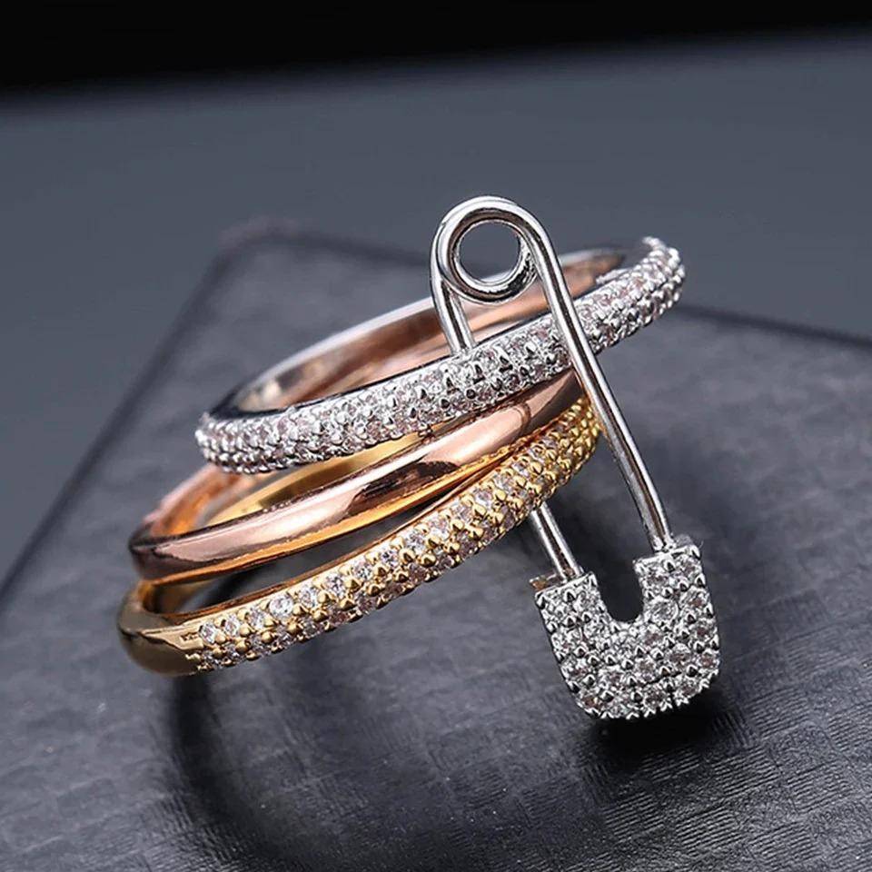 ZAKOL Modny Pierścionek Zirkonowy Spinacz Trzy Warstwy Złącze Szpilkowe Romantyczny Prezent dla Pary na Walentynki