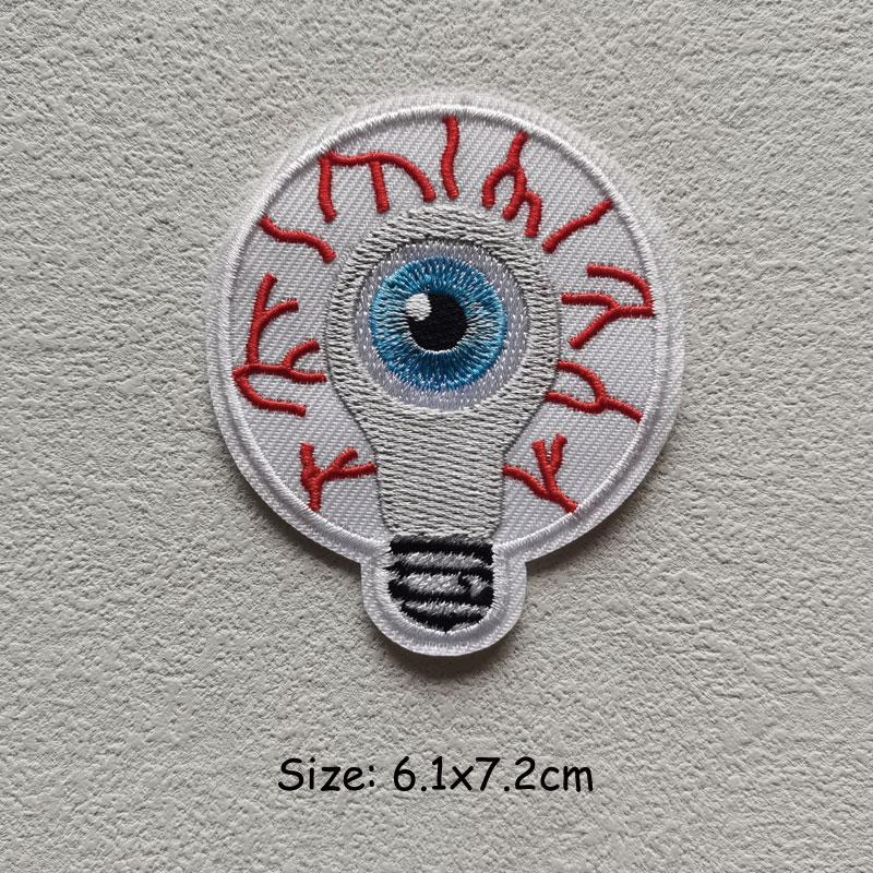 Stickerei-Aufnäher zum Aufbügeln, Totenkopf-Pistolen-Blumen-Mund, zugenähter Augapfel-Applikation, Thermo-Applikation, neuer Wärmeübertragungsstoff, DIY-Kleidungszubehör