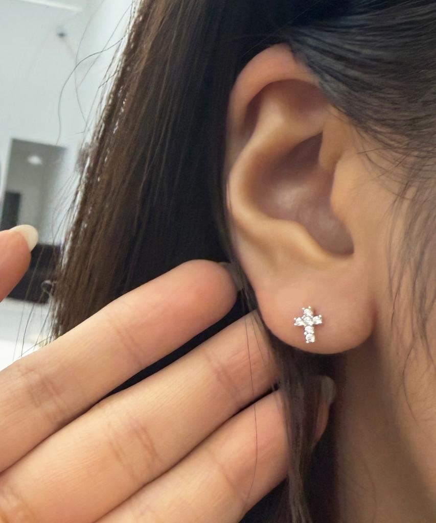 Baradu [Baradu 925] Shine Cross Piercing (Single)