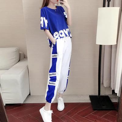 Kostýmy a sady – Športové súpravy