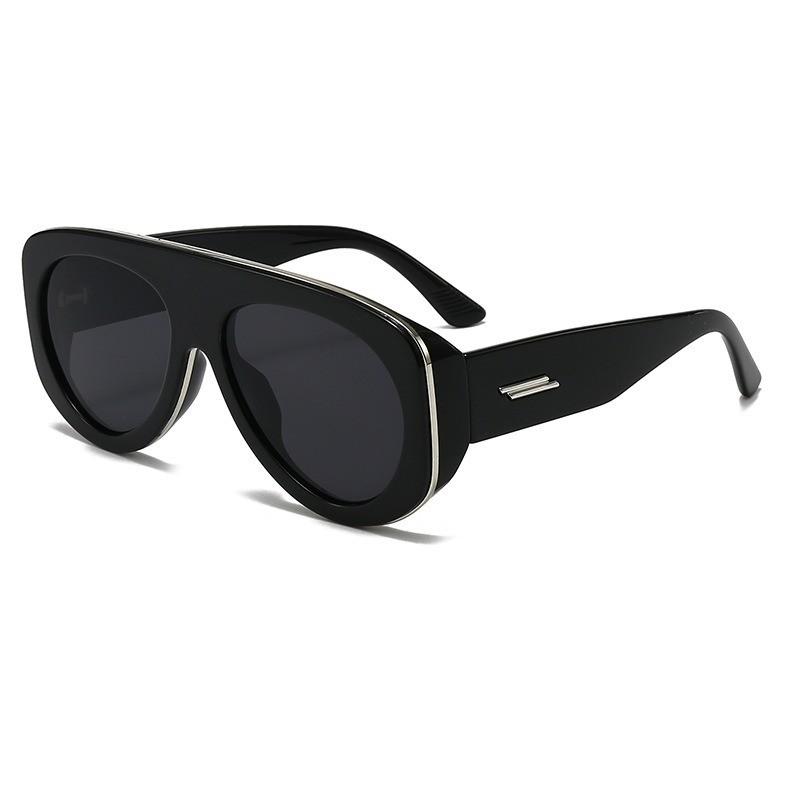 

Retro Oversized Sunglasses For Women Uv400 Protective Blockout Fashion Eyewear For Outdoor Travel BlackFrameGrayLens