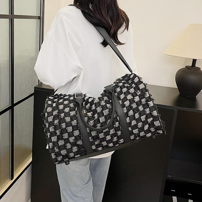 Women's Personalized Trendy Design Cloth Fleece Flu Portable Travel Bag Niche Checkered Luggage Storage Bag