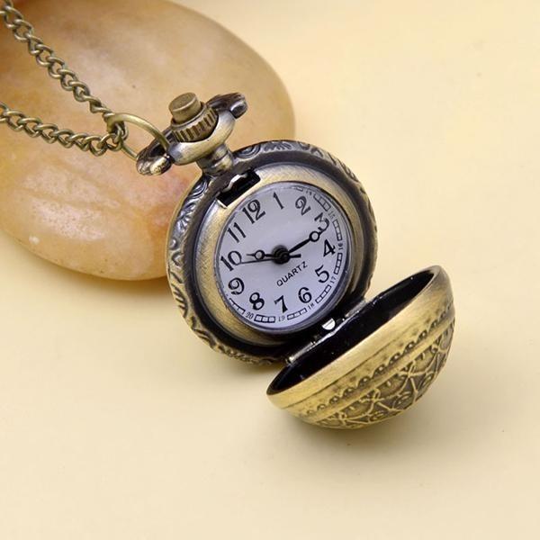 Encantador Regalo de Navidad Snitch Dorada Bola Alada Retro Reloj Collar Con Atractivo Vintage Atemporal