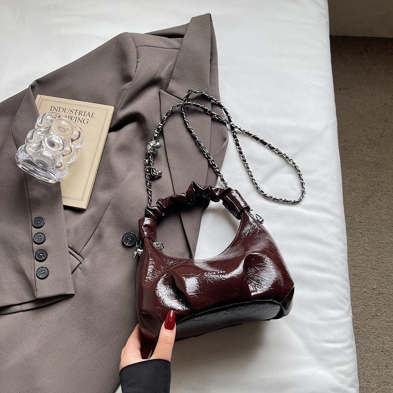 Folded Handbag Women's 2025 Summer New High-value Dumpling Bag Fashionable Foreign Style Chain Commuter Messenger Bag