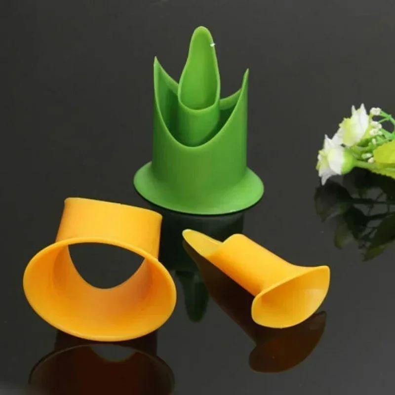 2Pcs/Set Kitchen Pepper Tomato Pepper Pedicel Corers Slicer Pepper Seeded Remover Device Fruit Vegetable Seed Remover Cutter