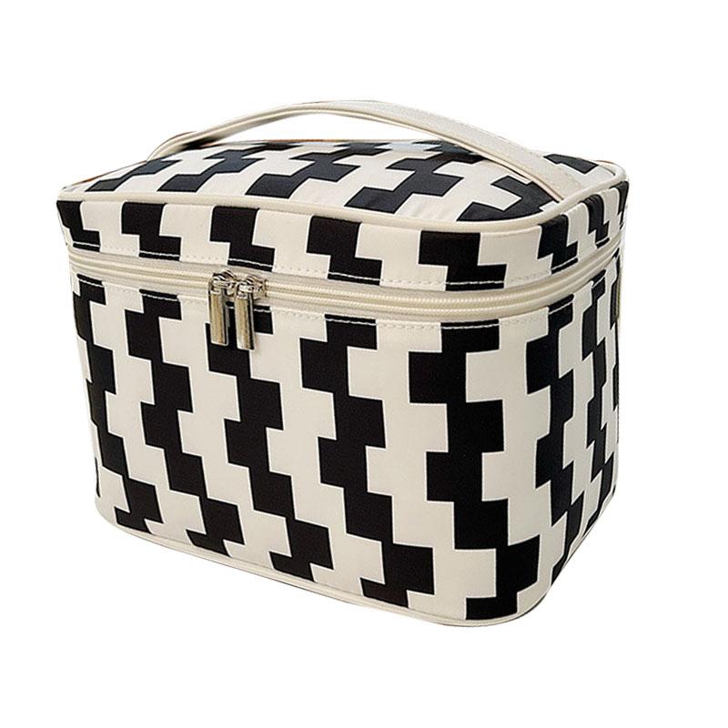 

Косметичка большой вместимости глянцевая на молнии дорожная косметичка с прочной ручкой для путешествий на открытом воздухе черная белая кубик