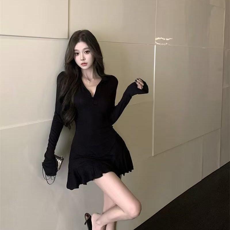 Elegant Deep V-Neck Long-Sleeve Top & High-Waisted Pleated Skort Set