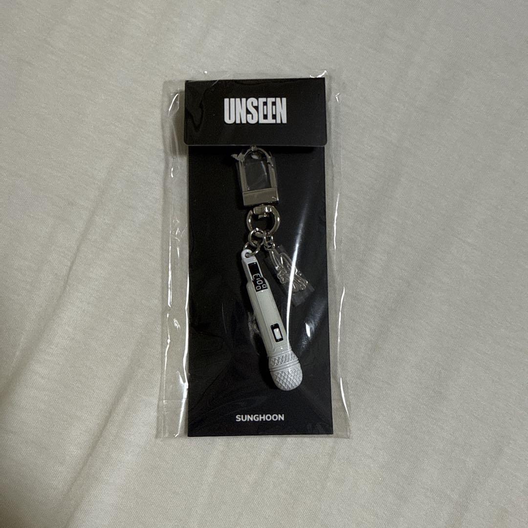 

[USED] ENHYPEN UNSEEN Sung Hoon Microphone Key Ring