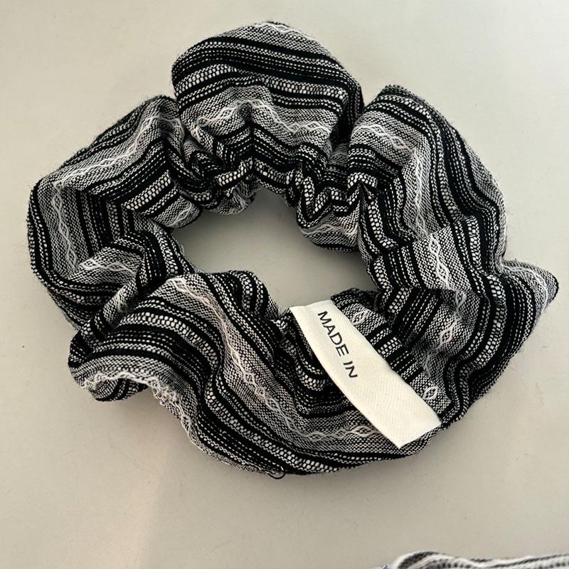 

Винтажная синяя полосатая резинка для волос в стиле блогера