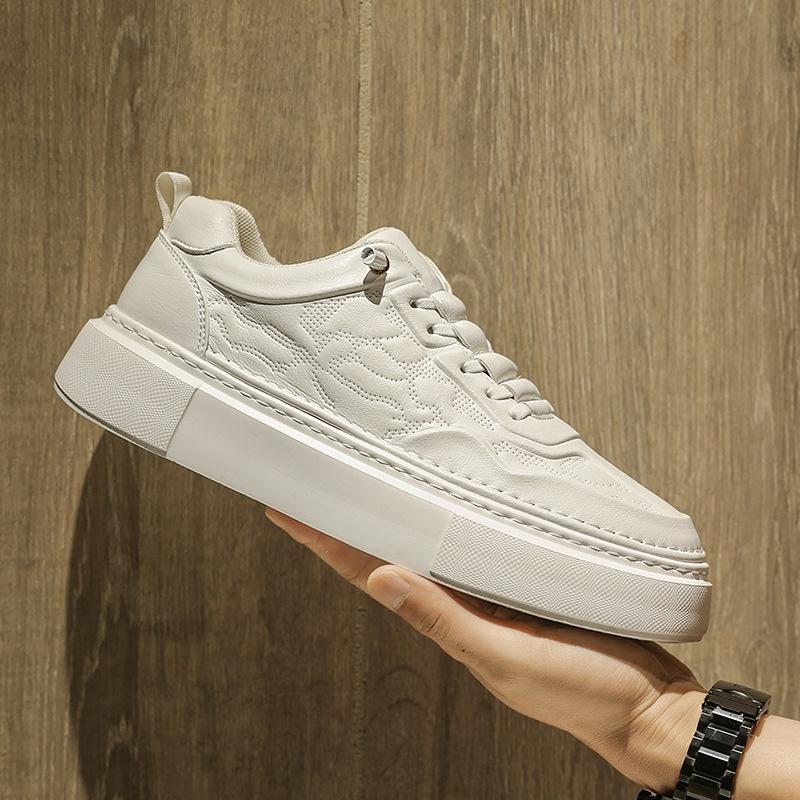 

Summer men s shoes spring and autumn 2025 new little white shoes men s sports and leisure versatile men s board shoes breathable trendy shoes 45