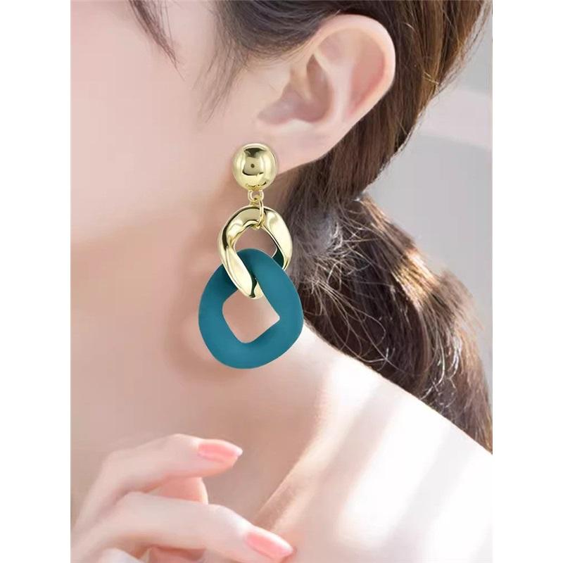 Fashionable White Geometric Earrings Earrings