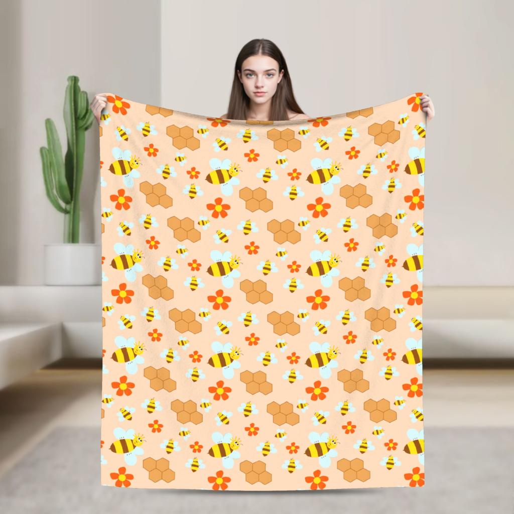 Bee in honeycomb and flowers Blankets Soft Warm Print Plush Throw Blanket For Living Room Camping Flannel Bedspread Bed Cover