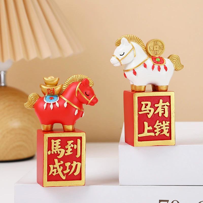 1Pc Gift Ornament Festival Gift Mascot Souvenir Gift Horse Ornament Creativity Resin Ornament Home Decor