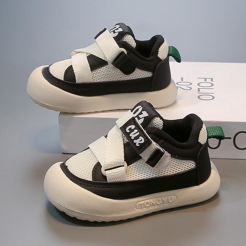 

Spring 2025 new classmates boys light breathable sports running shoes Korean version simple versatile girls board shoes 16