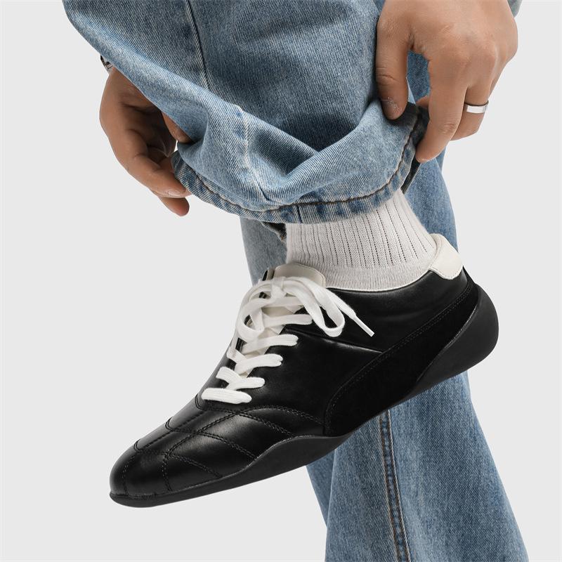 Men'S Vintage Retro Running Sneakers Round Toe Lace-Up Low Top Flat Leather Derbys American Style Commuter Shoes Trendy New