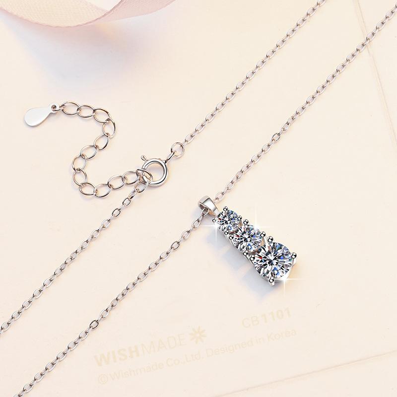 925 Sterling Silver Plated Pt950 Gold Pendant Women's Light Luxury High-end Moissanite Necklace Collarbone Chain 2026
