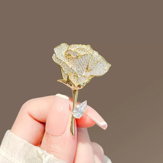 Rose Brooch with Diamonds Dazzling Alloy Lapel Pin Fade Resistant Exquisite Flower Pin for Daily Wear And Holiday