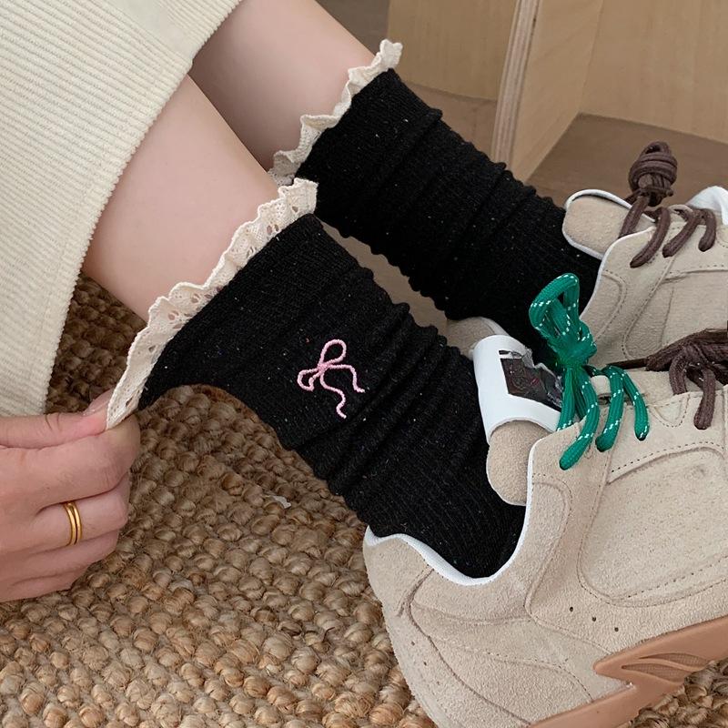 Autumn and Winter Bow Jacquard Design Mid-calf Women's Socks with A Rolled-up Seam and Contrasting Colors, Versatile and Cute Long Socks