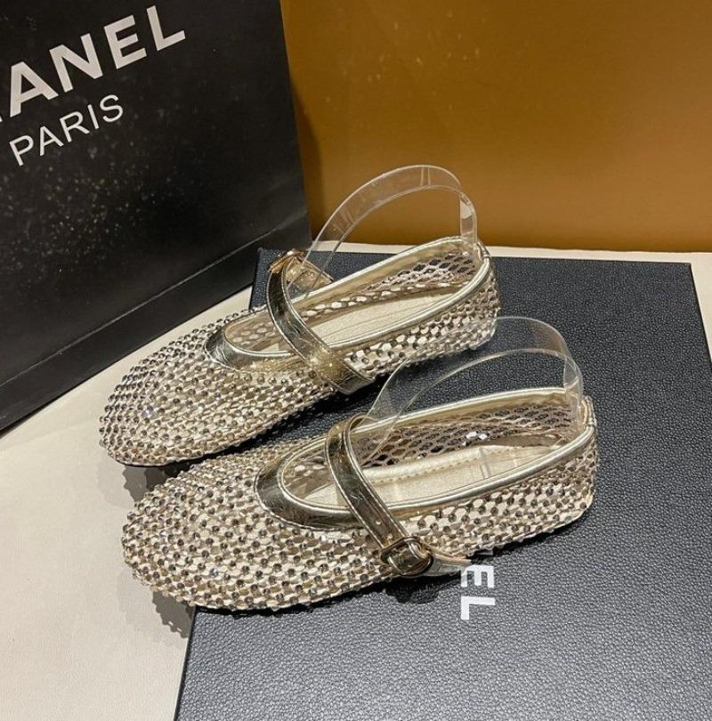 Fashion Woman Sandals Luxury Crystal Rhinestone Fishnet Flat Shoes Woman Designer Rivet Mesh Mary Jane Shoes Ladies Plus Size Sandals