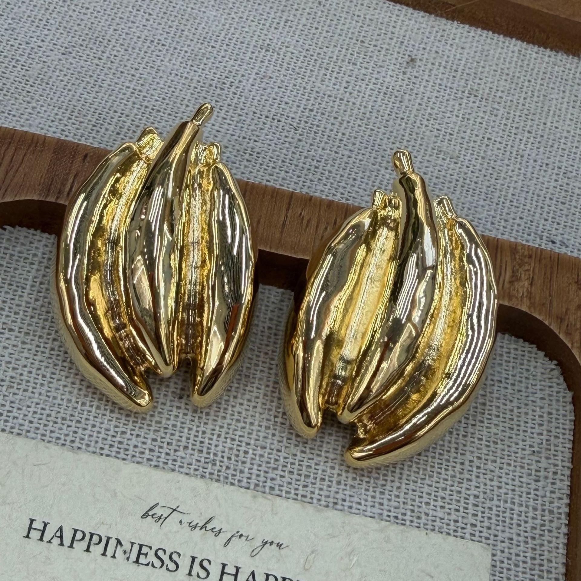 Exaggerated Metal Geometric Earrings Fashion Unique Personality Banana Stud Earrings Women Fashion Simple High Sense