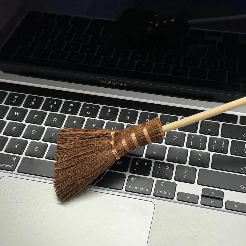 1-10PCS Mini Soft Hair Brooms Wood Floor Sweeping Straw Braided Keyboard Brush Witch Miniature Straw Brooms Dollhouse Decoration