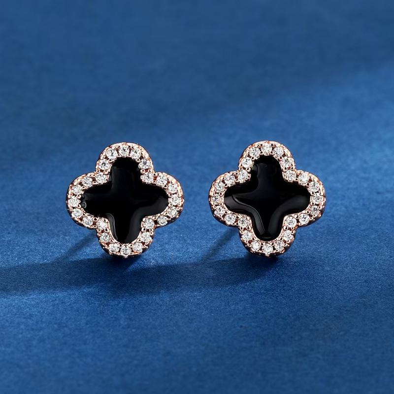 Diamond Inlaid Four-Leaf Clover Earrings: Chic, Elegant, and Trendy 2025 Style for Women.