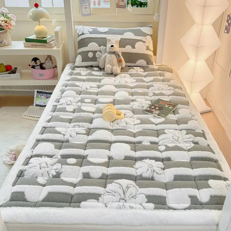 WTEMPO Flowers Pattern Printed Soft Thickened Plush Mattress Warm Winter Single Double Student Dormitory Mattress Home Double-sided Bed Mattress Quilt