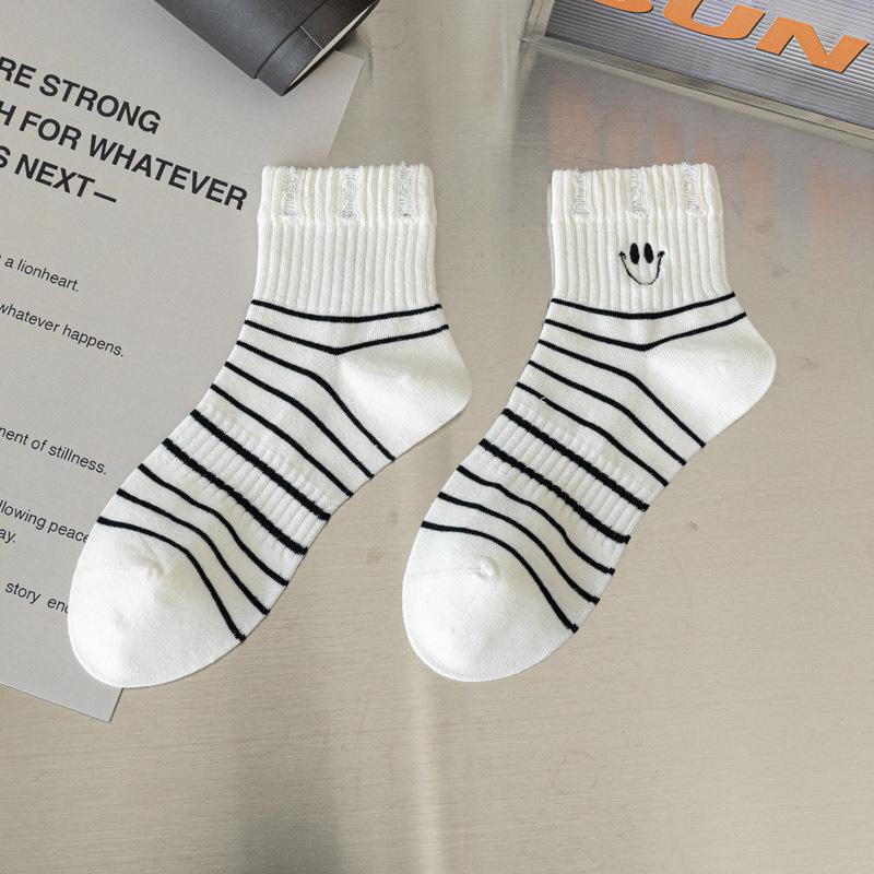 5/10 Pairs Casual Women's Mid Calf Socks Spring Summer Lightweight Black and White Striped Embroidered Cotton Socks Cute Teenage Girls' Long Socks