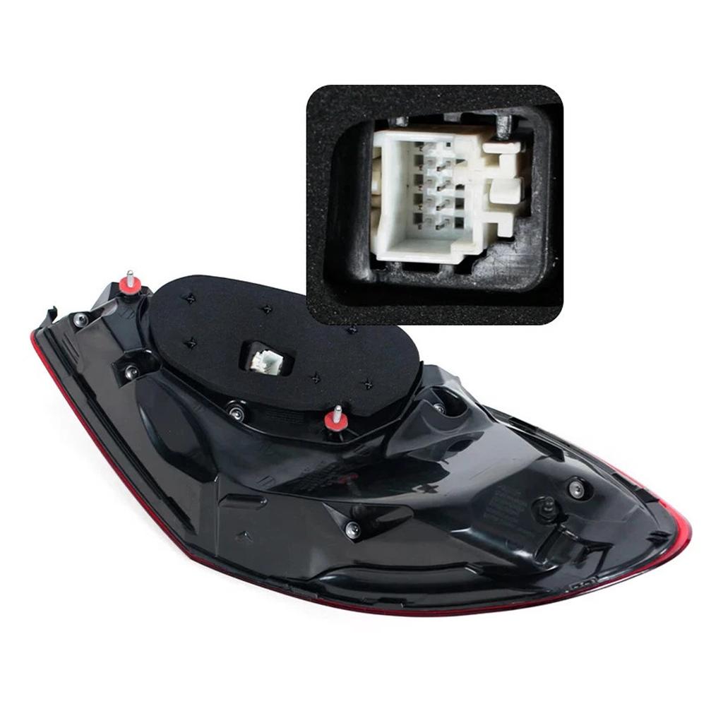 Right LED Rear Tail Light Brake Lamp 2059067203  For Mercedes Benz C-Class W205 2019-2021