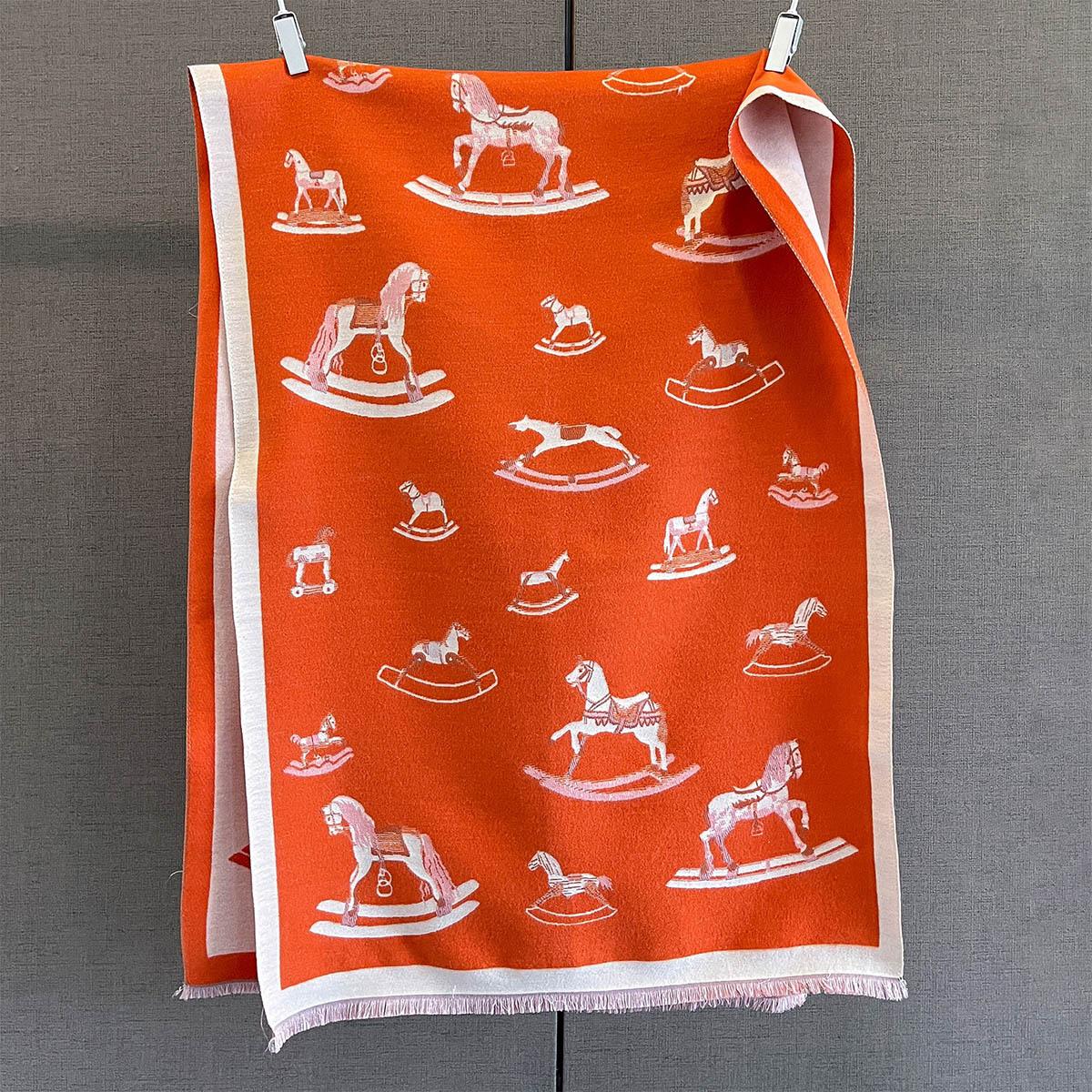 

Женский кашемировый шарф Новый модный шарф с принтом лошади Одеяло Буфанда Пончо Эшарп Пашмина Женский Роскошный Ретро Шаль Накидка 185x65cm