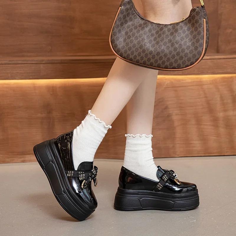 Fashion 2025 Hot Selling New Single Shoe Leather British Style Thick Soles Increase A Slip-on Loafer Women's Shoes