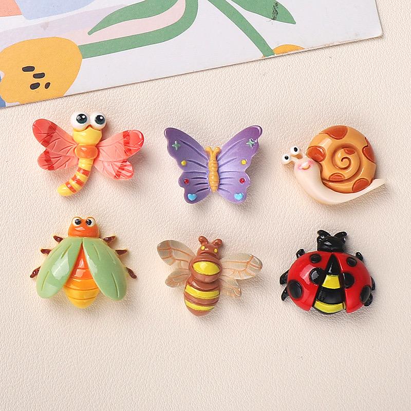 10 Stück Cartoon Harz Niedliche Bienen, Schmetterlinge, Schnecken, Libellen Serie Flache Unterseite Scrapbook DIY Schmuck Haarspangen Handyhülle