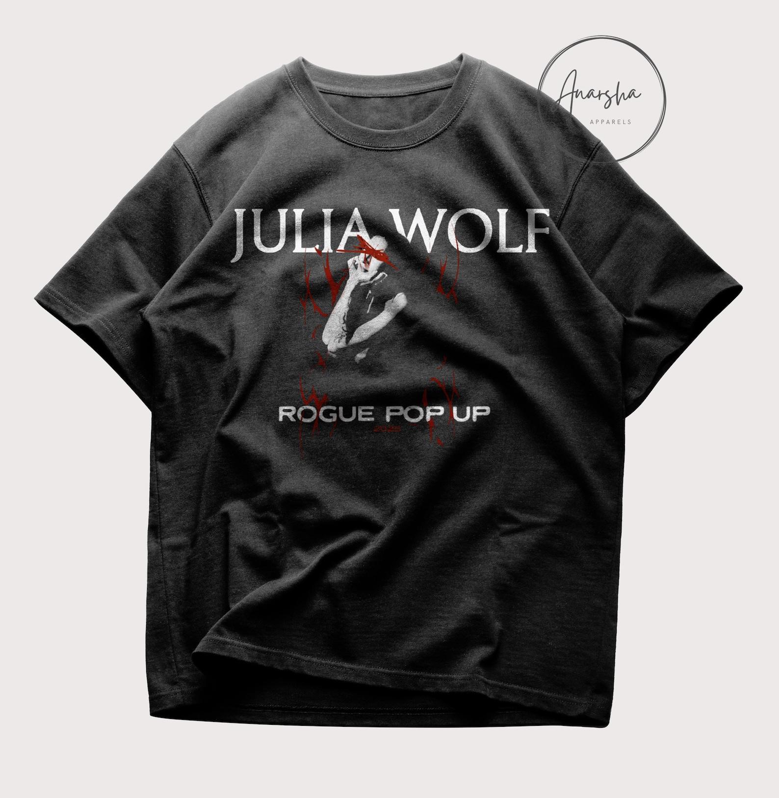 Julia Wolf T-Shirt – In My Room Graphic Tee L