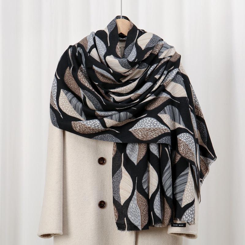 

Sycamore leaf skin-friendly velvet new autumn and winter skin-friendly and warm imitation cashmere printed scarf versatile shawl 88*180cm чорний