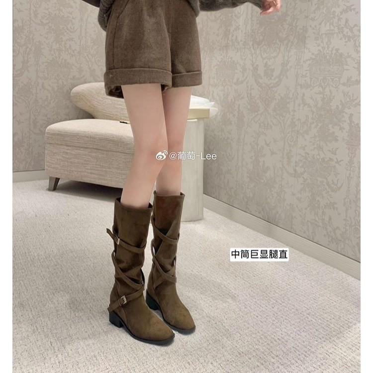 

The new spot grape mother has the same style, with a height increase of 7cm~ big long legs, pointed round head, cross strap, thick high-heeled knig 40 чёрный