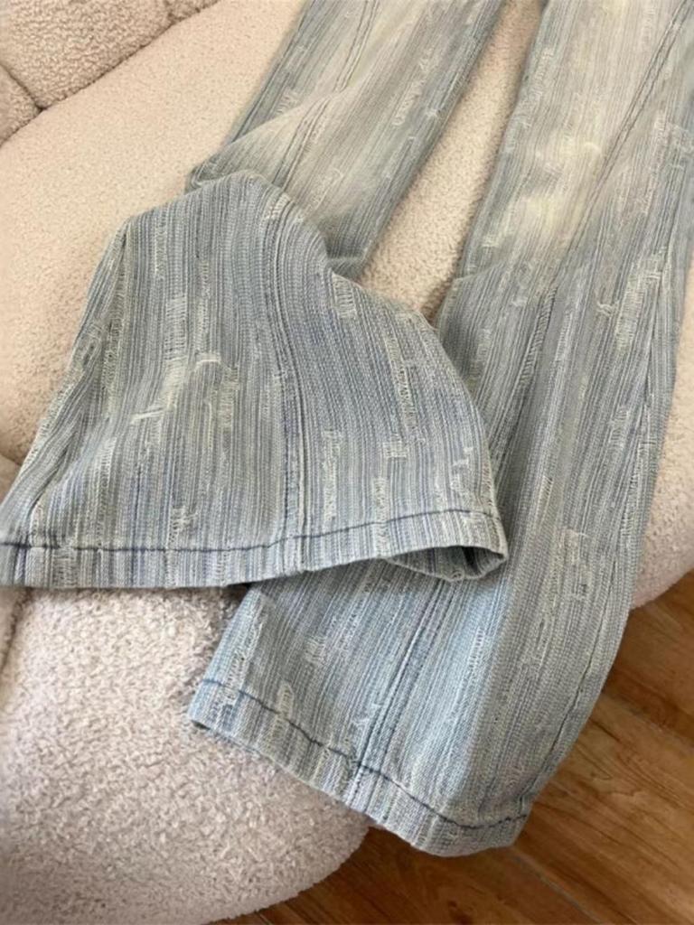 Women's Light Jacquard Micro-Flare Jeans, High-Waisted & Slim-Fitting for Spring/Summer 2025.
