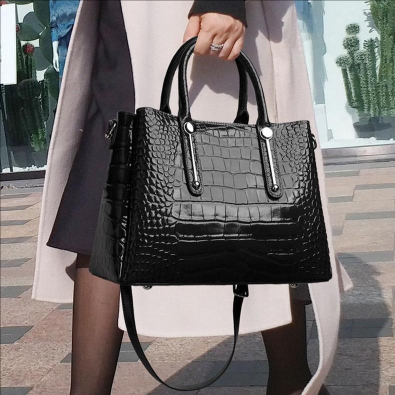 Elegant Brown Croco-Embossed Cowhide Tote Bag – Stylish & Practical for Everyday Use