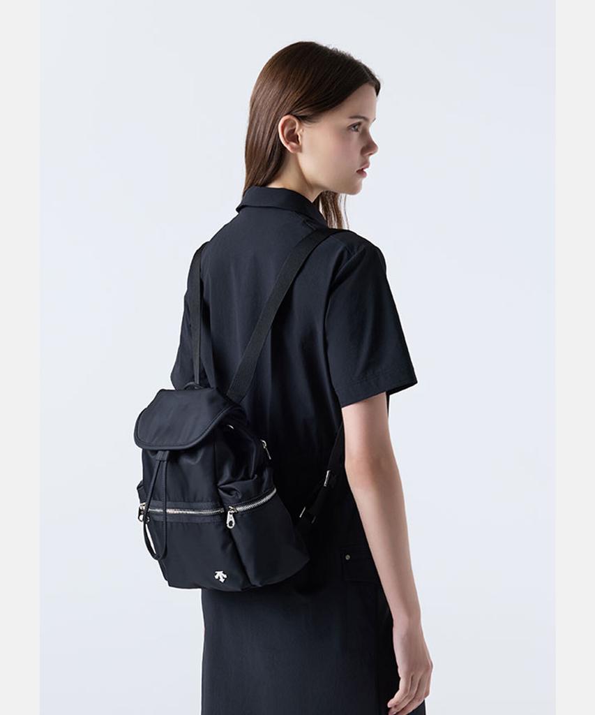 Descente Women'S Mini Hooded Backpack Black (Sq322Ubp71)