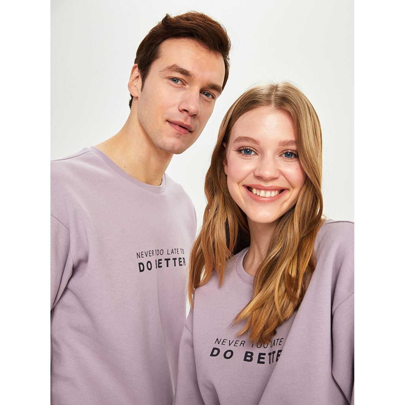 

Толстовка унисекс оверсайз с круглым вырезом и длинным рукавом с принтом Сиреневая