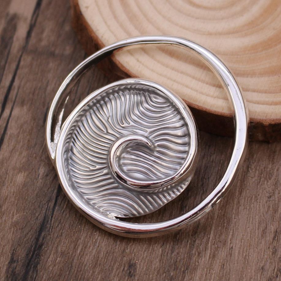 New geometric hollow enamel flower magnetic brooch, fashionable high-end multi-functional women's brooch