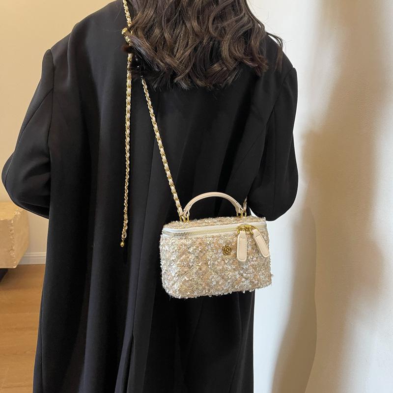 

Niche design woolen small bag 2025 new autumn and winter women s bag fashion portable shoulder bag versatile messenger bag Small 12 * 7 * 10 чёрный