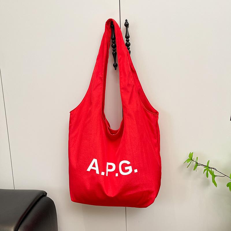 

Корейский нишевый дизайн персонализированная сумка-тоут женская 2025 для ежедневных поездок большая вместимость модная сумка на плечо ручная сумка красный